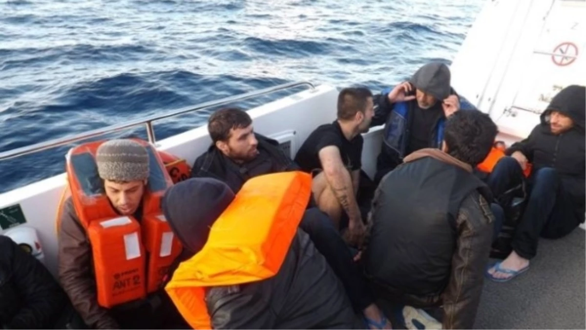 Ege Denizi\'nde Kaçak Göçmen Operasyonları
