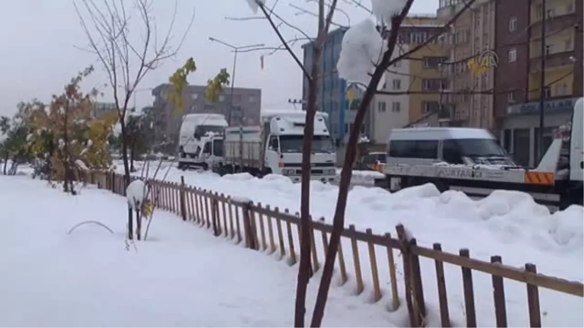 Hakkari\'de 6 Köy Yolu Ulaşıma Kapalı