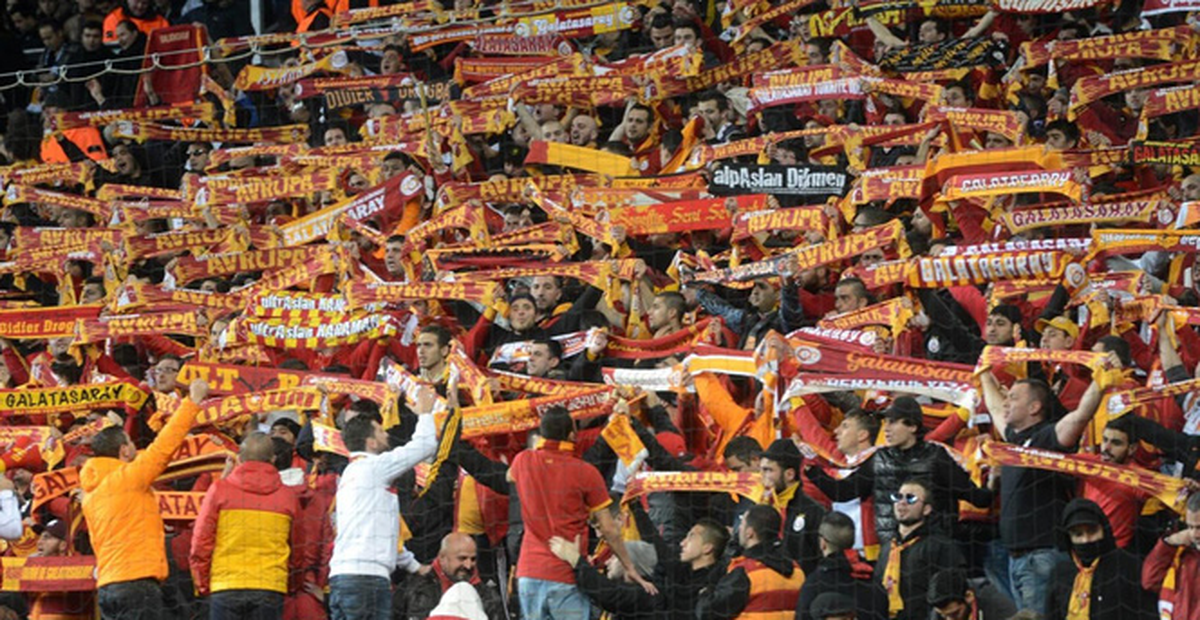 Melo ve Muslera: Taraftarlarımız Meşale Yakmasın