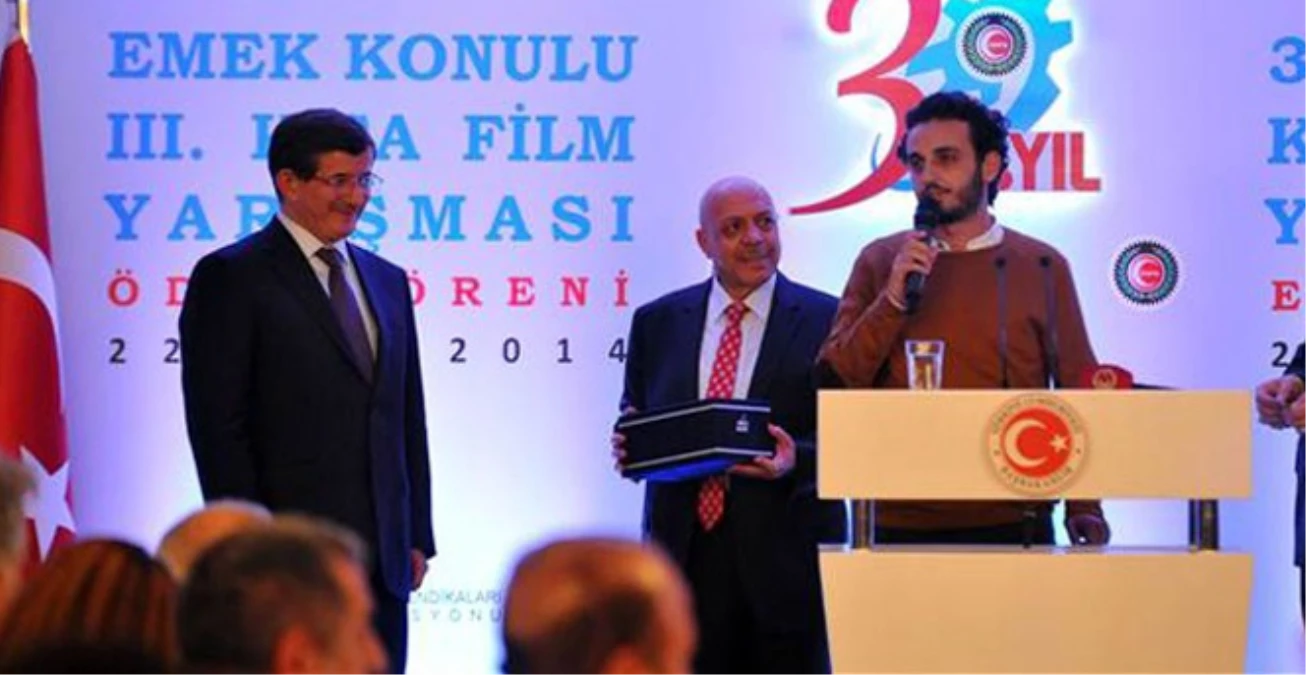 Ödüllü Yönetmenin Gönlünü Başbakan Aldı, Sendikacı Yumruk Attı