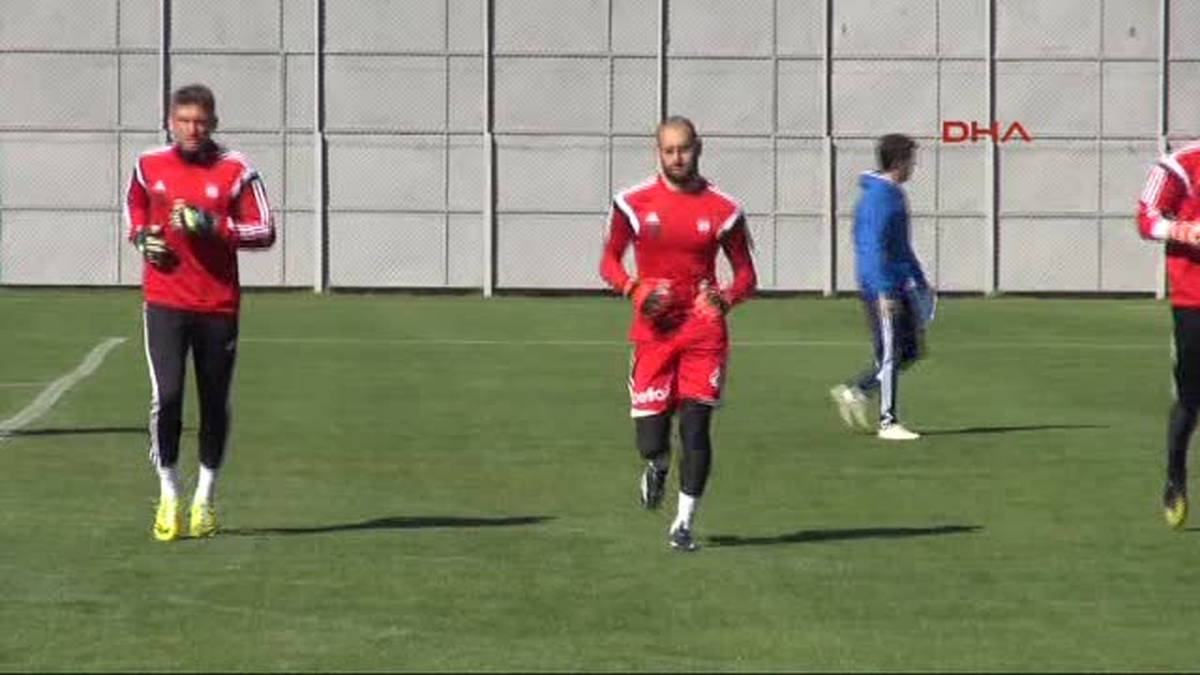 Sivassporlu Futbolcu Chahechouhe Geçen Sezonki Gibi Yapamayız, İmkanı Yok. Büyük Bir Takım Değiliz...