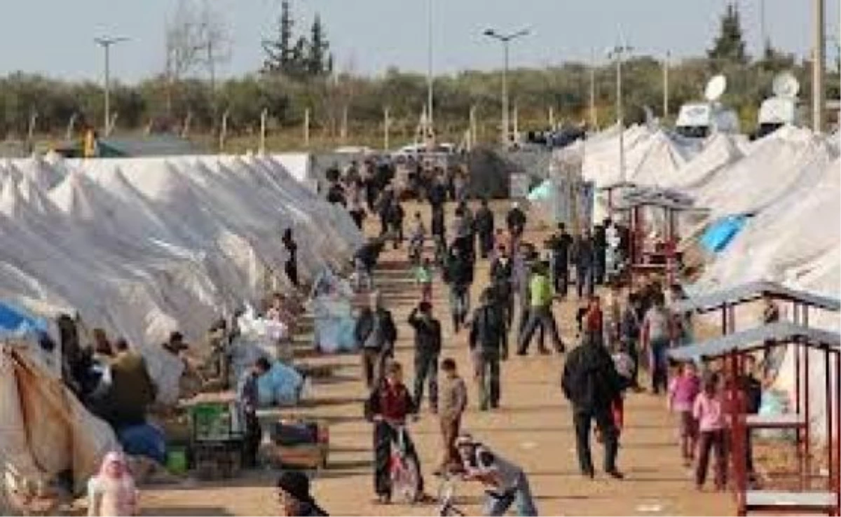Türkiye\'deki Suriyeliler: Toplumsal Kabul ve Uyum Araştırması