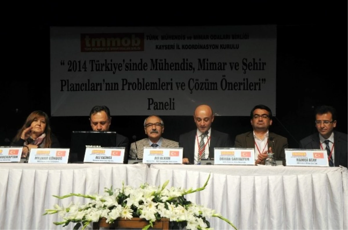 2014 Türkiye\'sinde Mühendis, Mimar ve Şehir Plancılarının Problemleri Panelde Tartışıldı