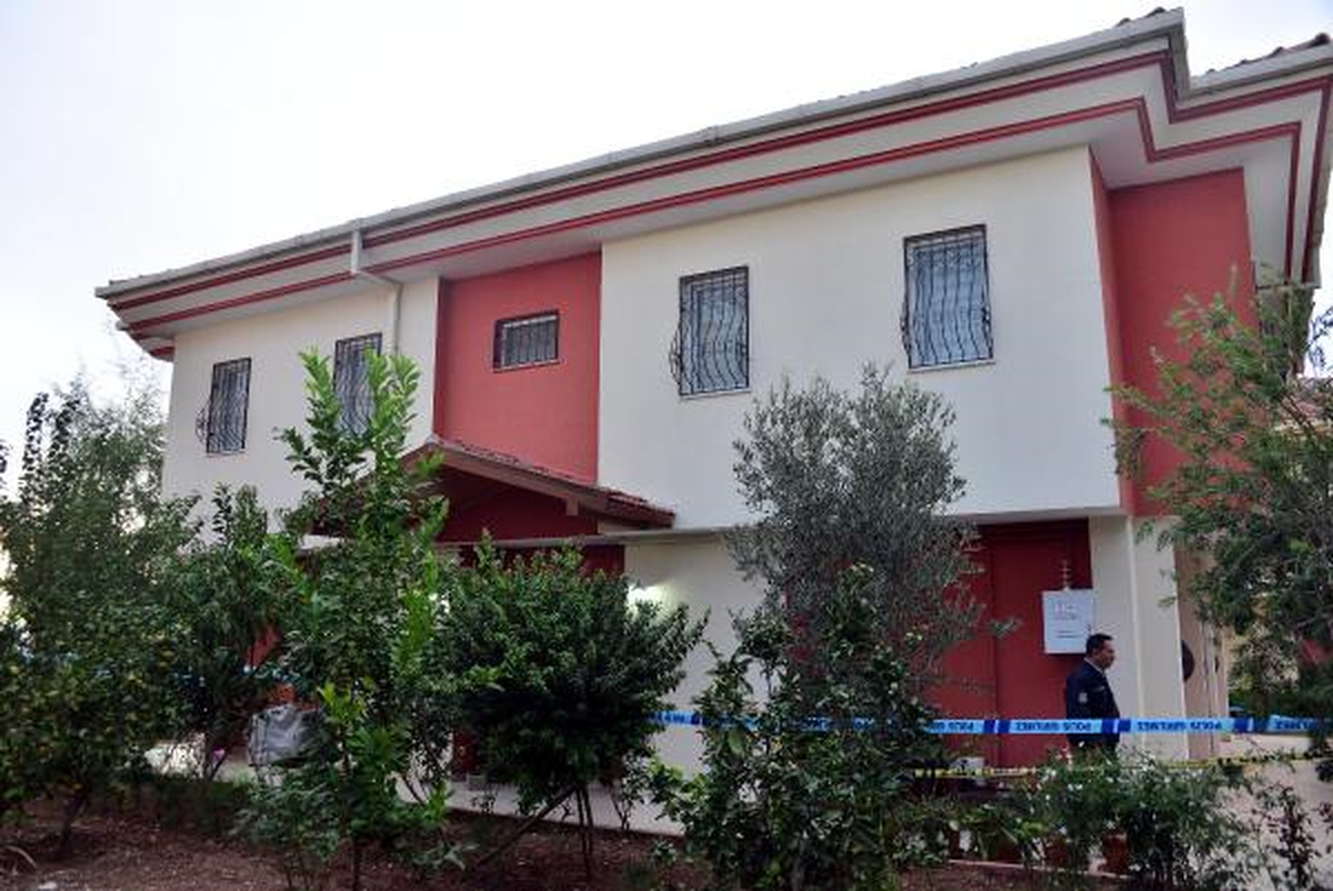 Avukat ve Eşi Villalarında Bıçaklanarak Öldürüldü (2)-Yeniden