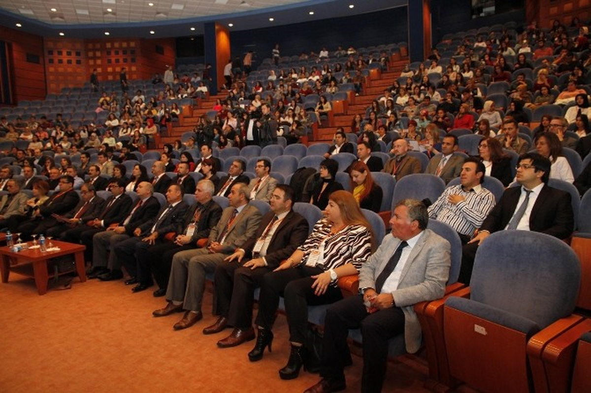 Denizli\'de 13. Ulusal Büro Yönetimi ve Sekreterlik Kongresi Yapıldı