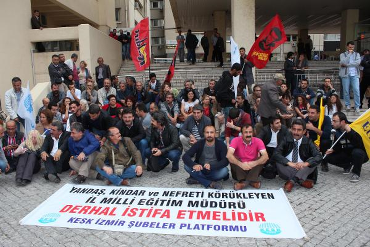 Eğitim-Sen Üyeleri Bardakçı\'nın İstifasını İstedi