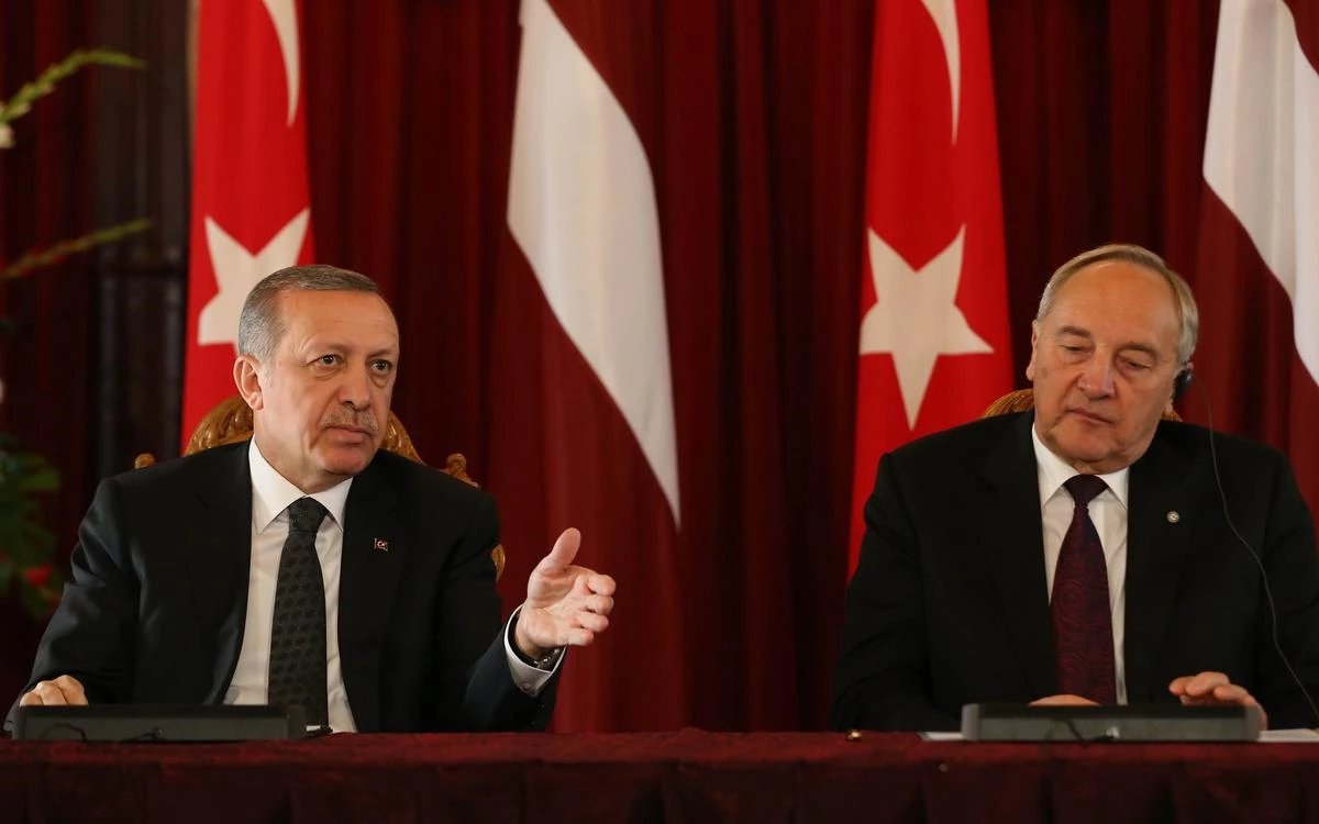 Erdoğan: Türkiye\'ye Rağmen ABD, PYD\'ye Silah Yardımı Yapmıştır