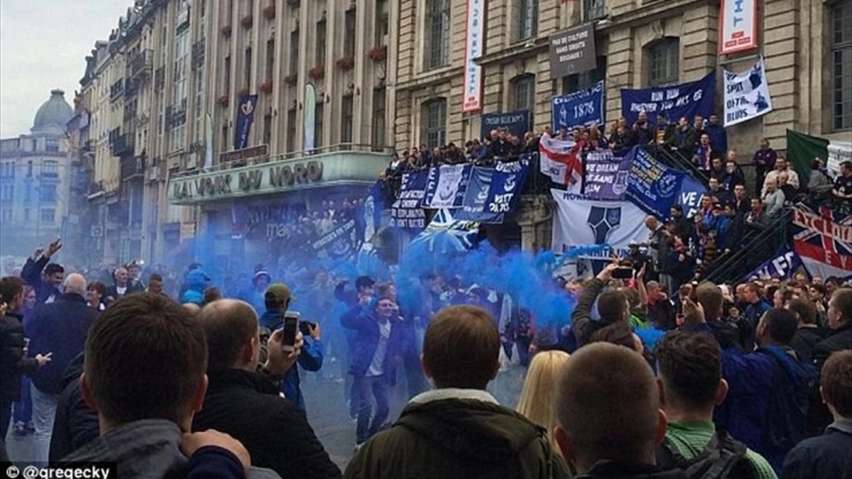 Everton Taraftarına Fransa\'da Gazlı Müdahele