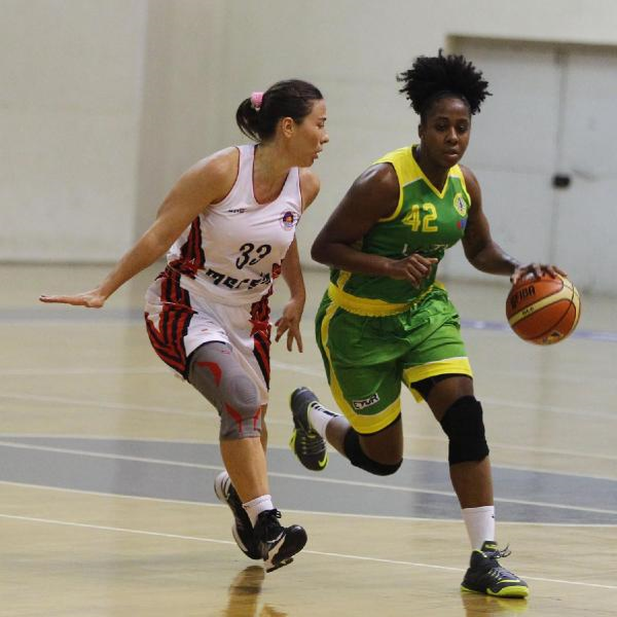 İstanbul Üniversitesi Bgd-Mersin Büyükşehir Belediyesi\'ni Yendi: 68-65
