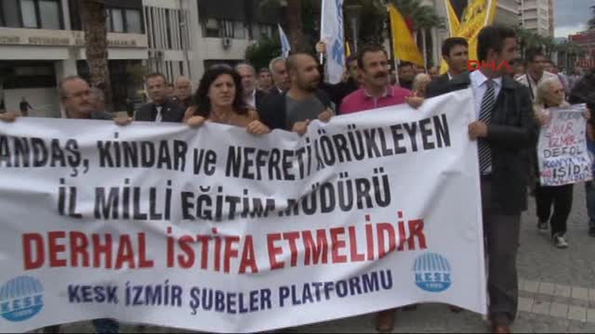 İzmir Eğitim-Sen Üyeleri Bardakçı\'nın İstifasını İstedi