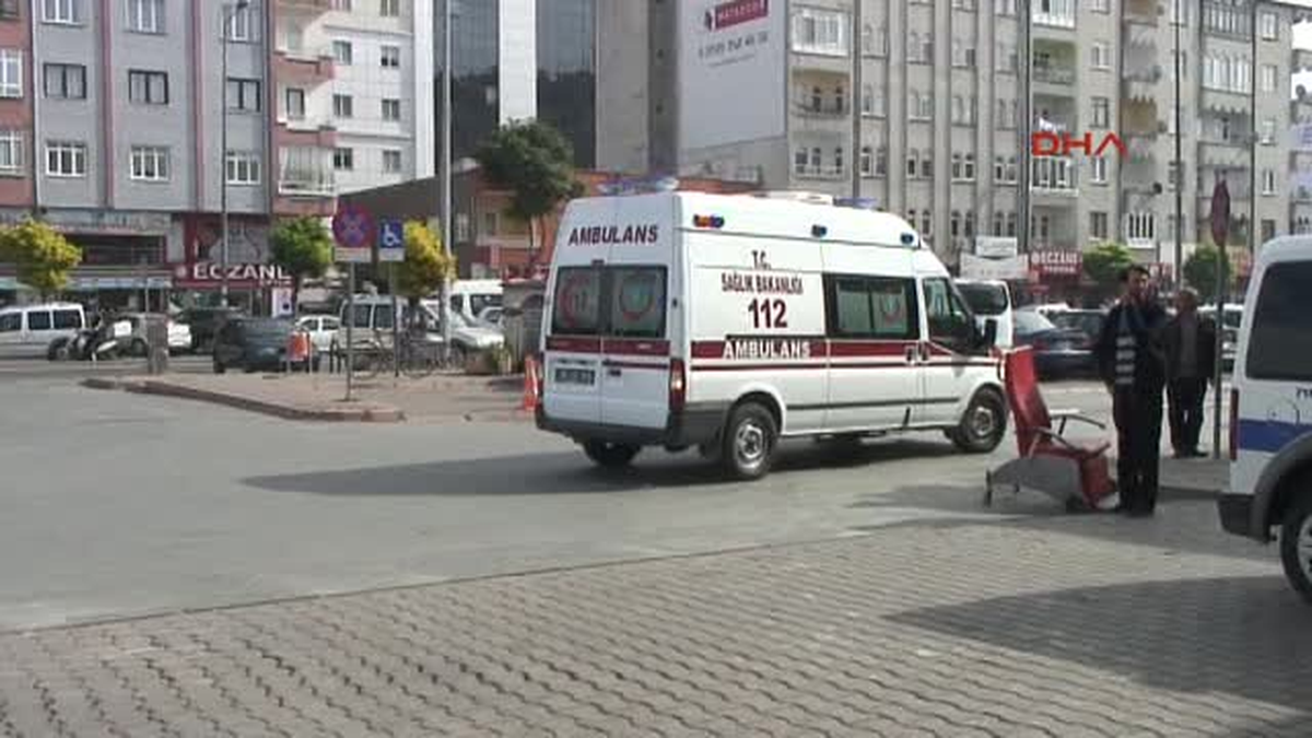 İranlı Kadın Bıçaklandı