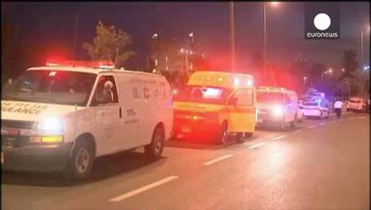 Kudüs\'te Filistinli Şoför Tramvay Durağına Daldı