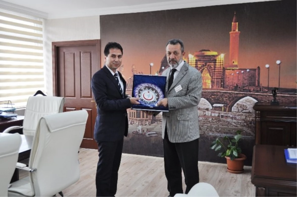 Nevşehir Kamu Hastaneleri Birliği Yöneticileri Kırşehir\'de İncelemelerde Bulundu