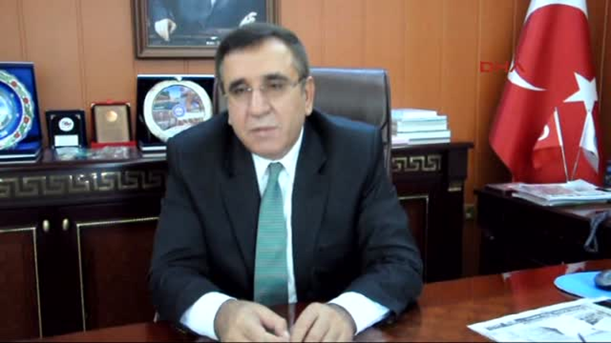 Soma\'da Işıklar Ocağında 1700 Madenci İş Bıraktı