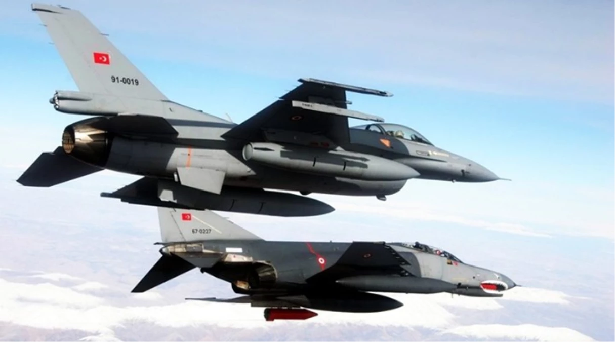 10 Adet F - 16 Uçağı Türkiye - Suriye Sınırında Devriye Uçuşu Gerçekleştirdi