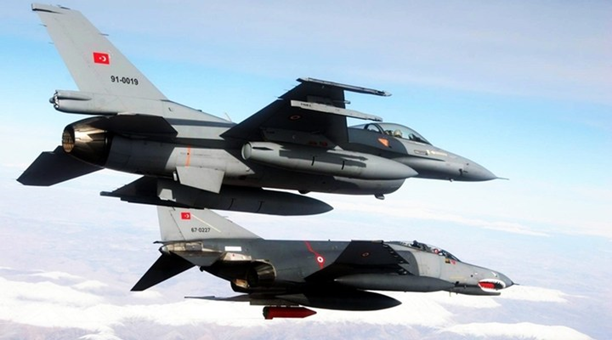 10 Adet F - 16 Uçağı Türkiye - Suriye Sınırında Devriye Uçuşu Gerçekleştirdi