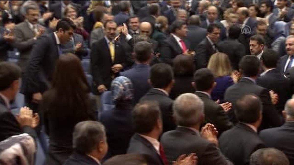 Başbakan Davutoğlu: "Kale Gibi Durduk, Kale Gibi Durmaya Devam Edeceğiz"