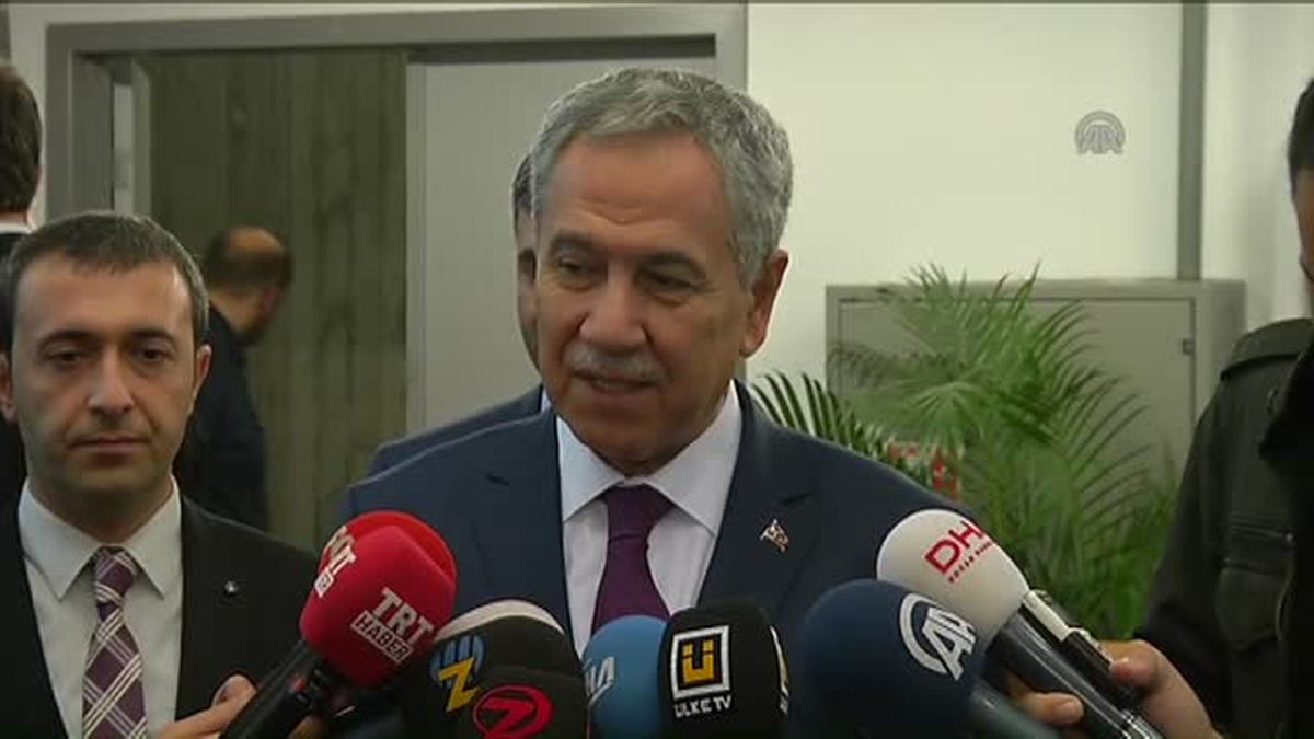 Başbakan Yardımcısı Arınç, Gazetecilerin Sorularını Yanıtladı