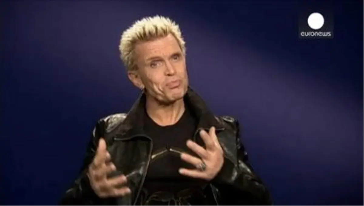 Billy Idol\'un Dönüşü Muhteşem Oldu