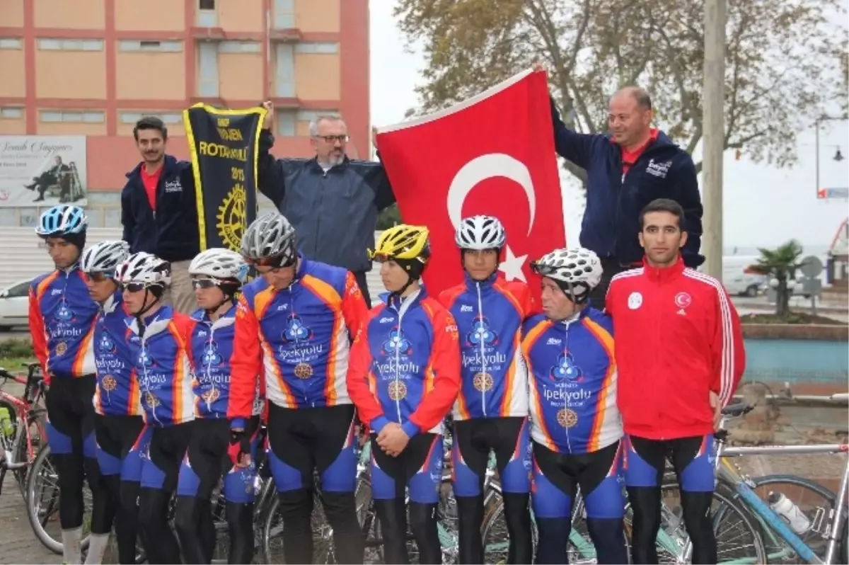 Çocuk Felci İçin Pedal Çeviren 11 Bisikletçi Sinop\'a Ulaştı