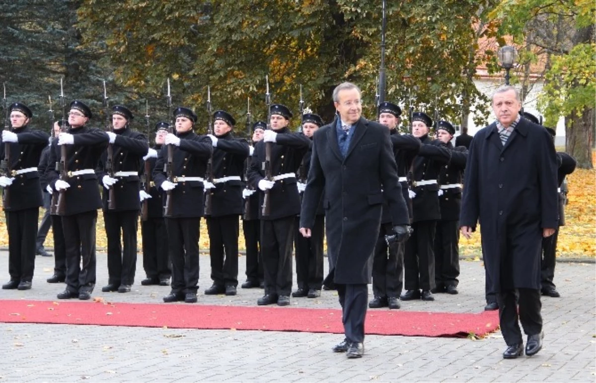 Erdoğan, Estonya Cumhurbaşkanı Ilves\'le Basın Toplantısı Düzenledi