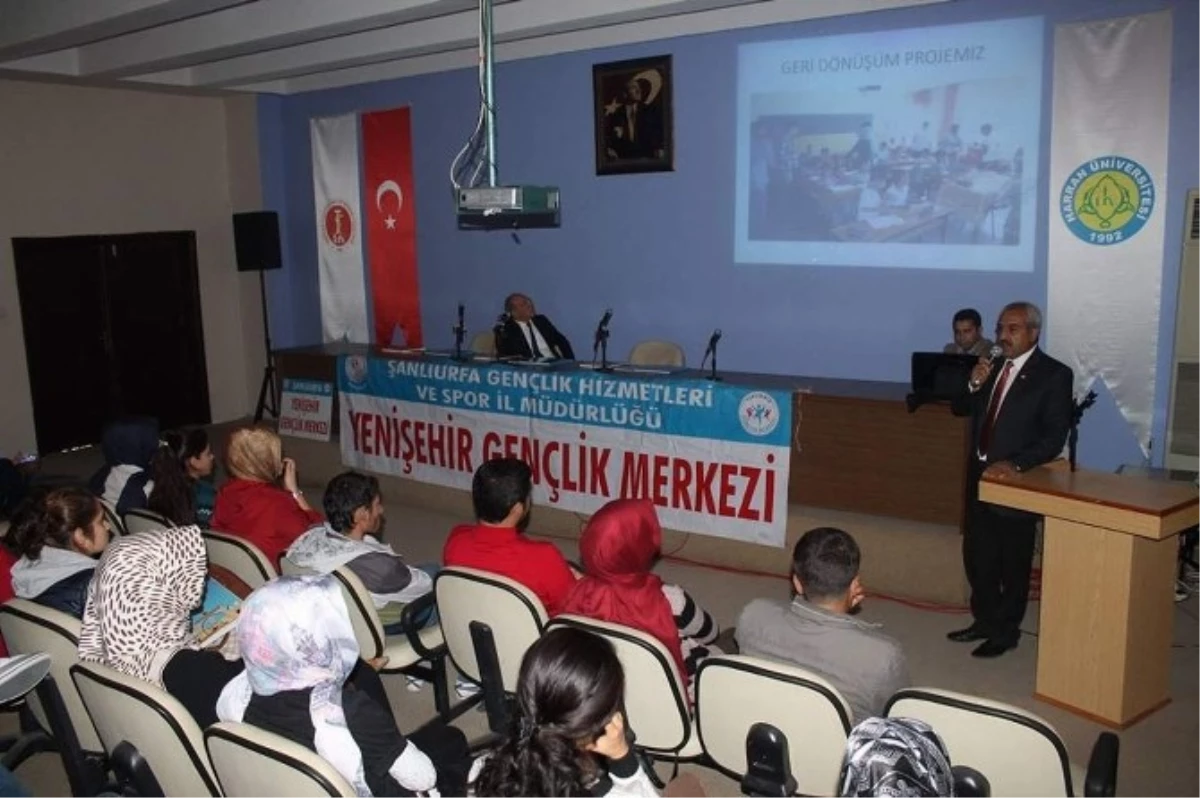 Gençlik Merkezinden Üniversitelilere Seminer