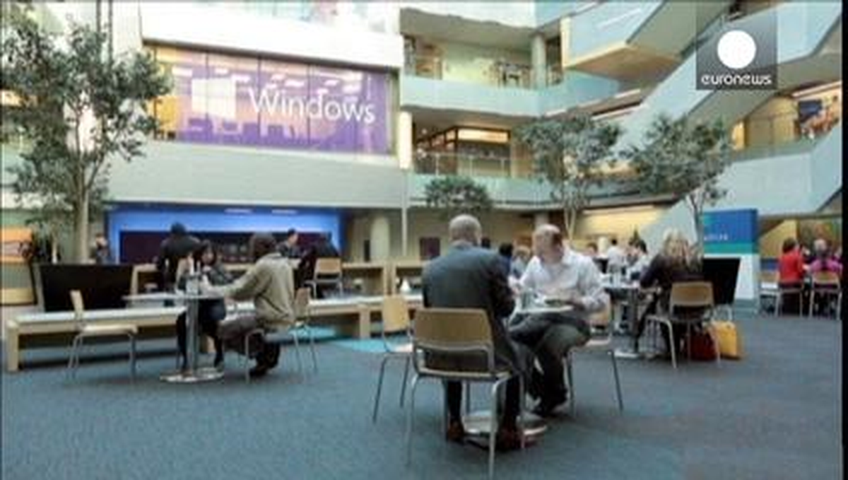 Microsoft Nokia\'ya Rağmen Kar Etti