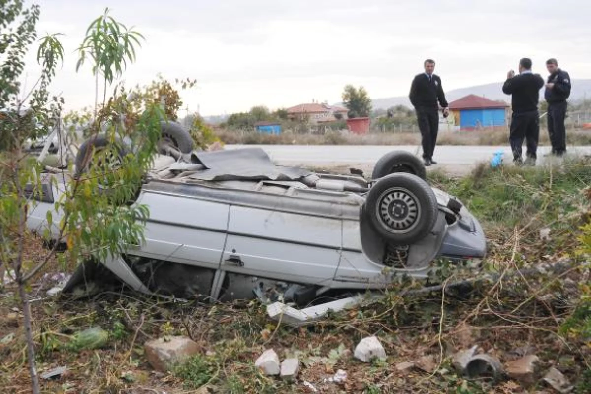 Kırıkkale\'de Otomobil Şarampole Yuvarlandı: 1 Ölü, 1 Yaralı