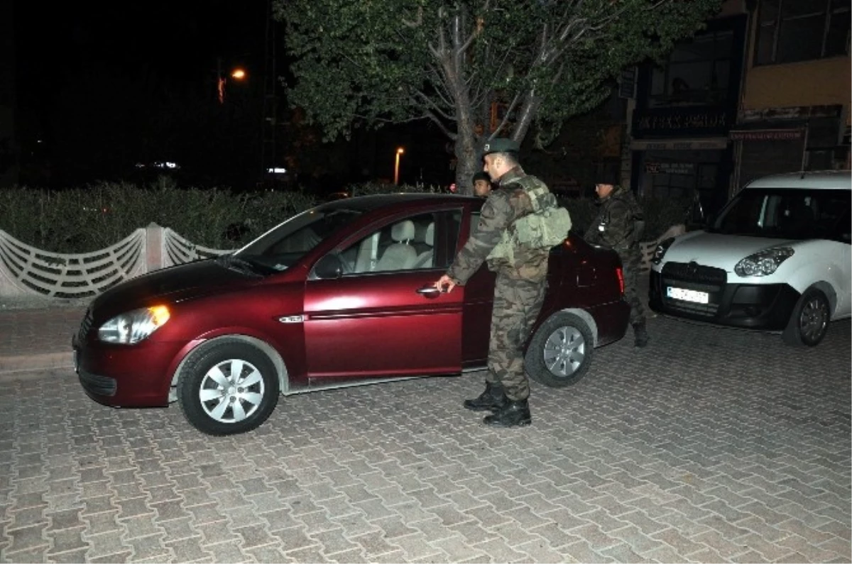Kayseri\'de Rastgele Ateş Açan Şahıs Polisi Alarma Geçirdi