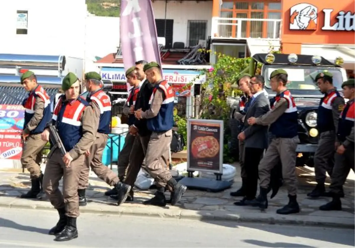 Silahlı Kavganın Keşfi İçin Karayolu Kapatıldı