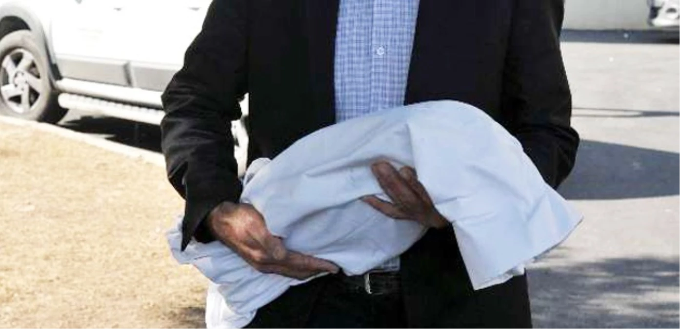 Erzurum\'da Yorganın Altında Havasız Kalan 3 Aylık Bebek Öldü