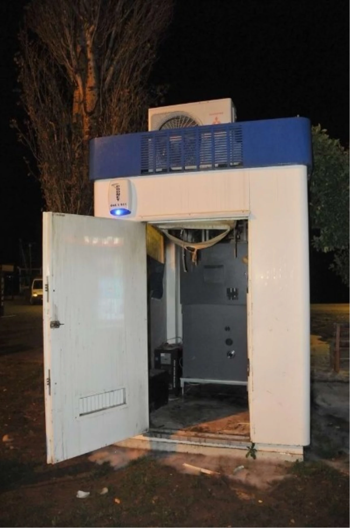 Ayvalık\'ta Atm Yangını