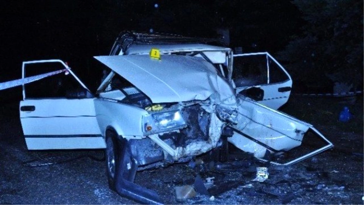 Balıkesir\'de Trafik Kazası: 2 Ölü, 5 Yaralı