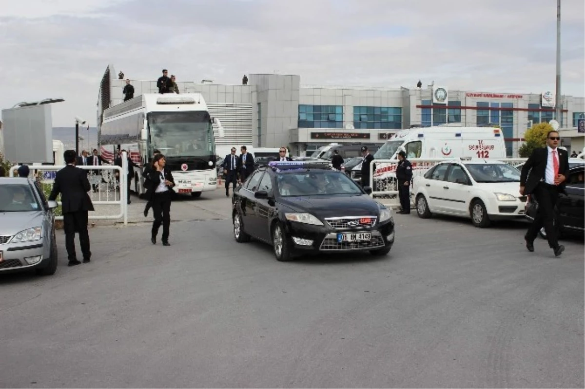 Başbakan Davutoğlu Kayseri\'de