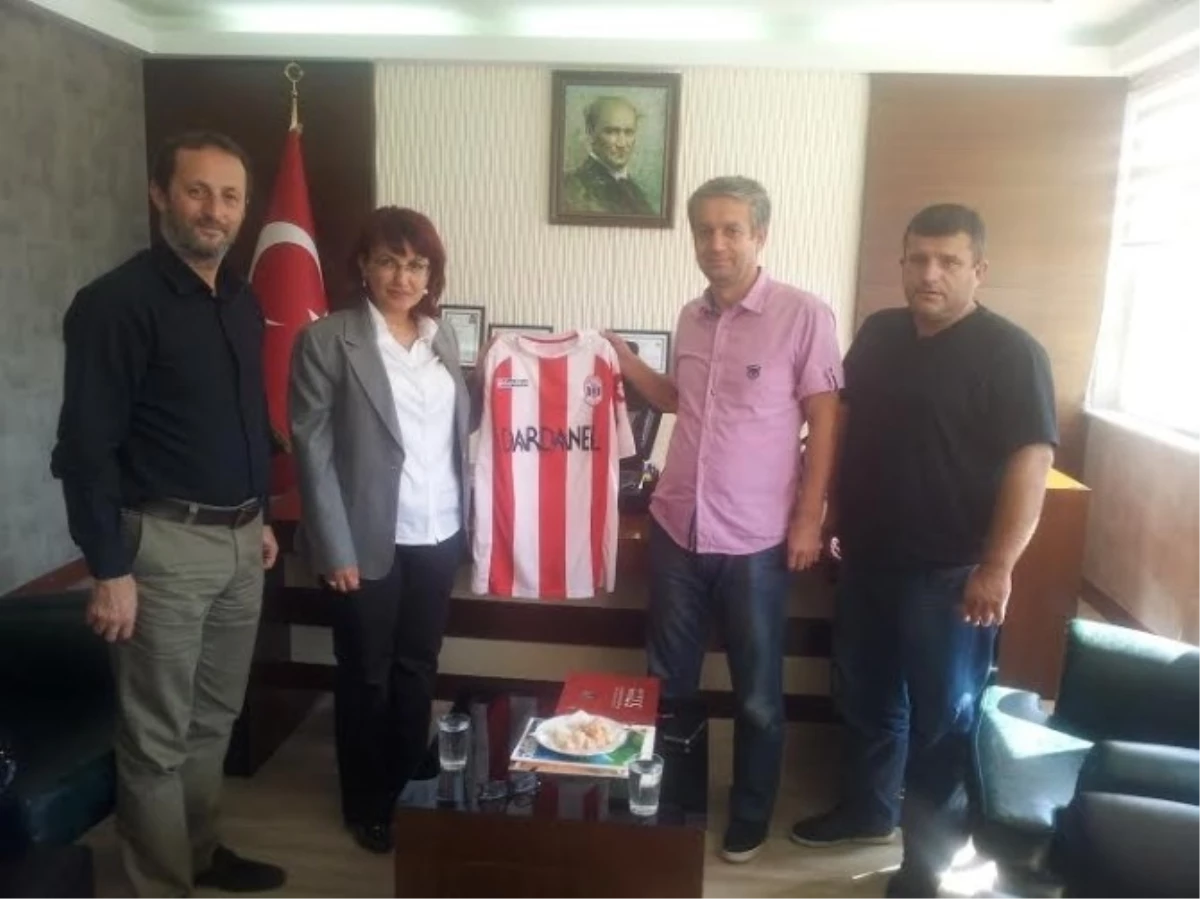 Dardanelspor Yöneticilerinden Kumluca Kaymakamı Baştürk\'e Ziyaret