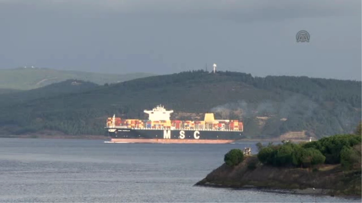 Dev Konteyner Gemisi Çanakkale Boğazını Kapattı