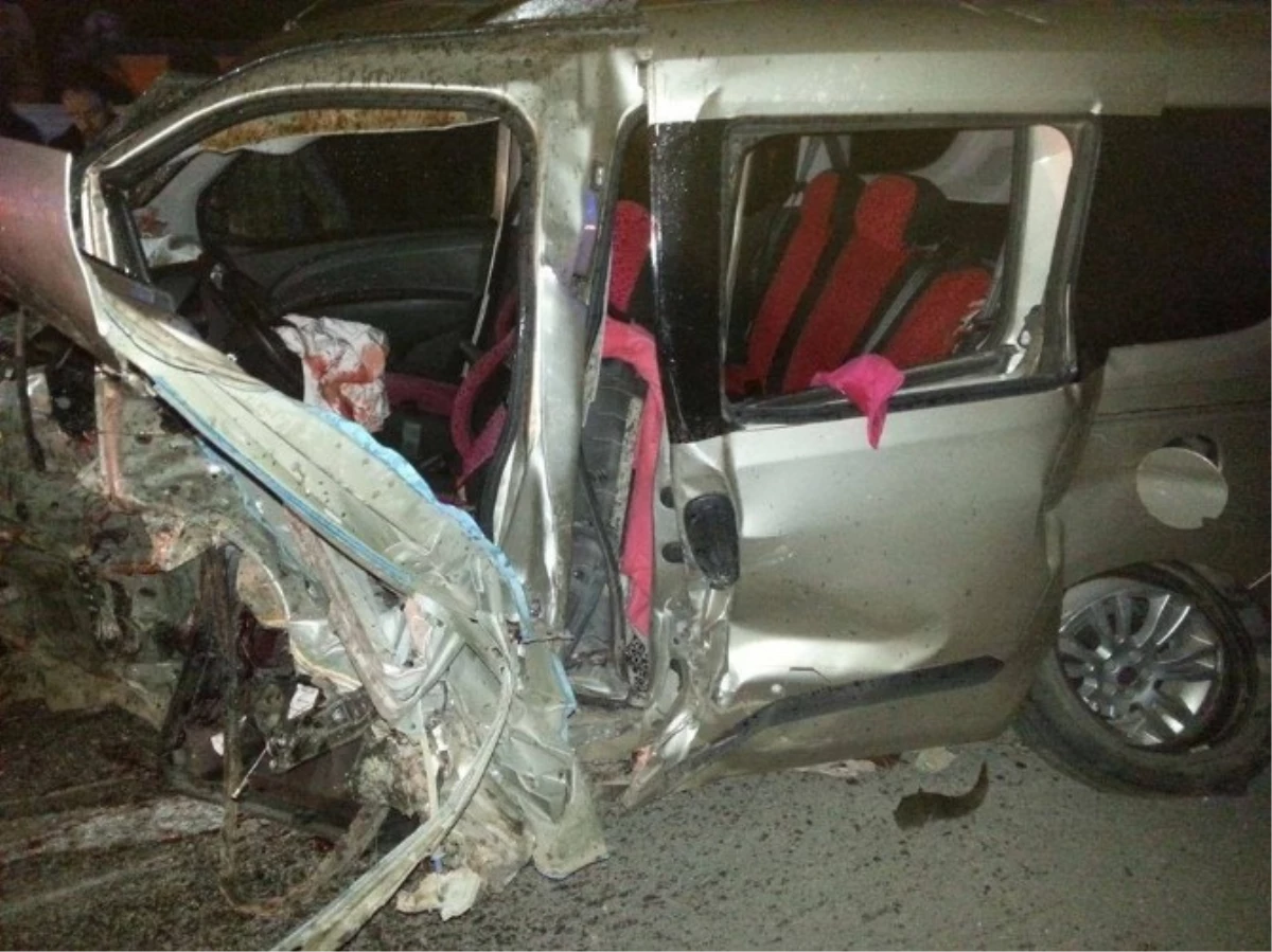 Erzurum\'da Trafik Kazası: 1 Ölü, 2 Yaralı