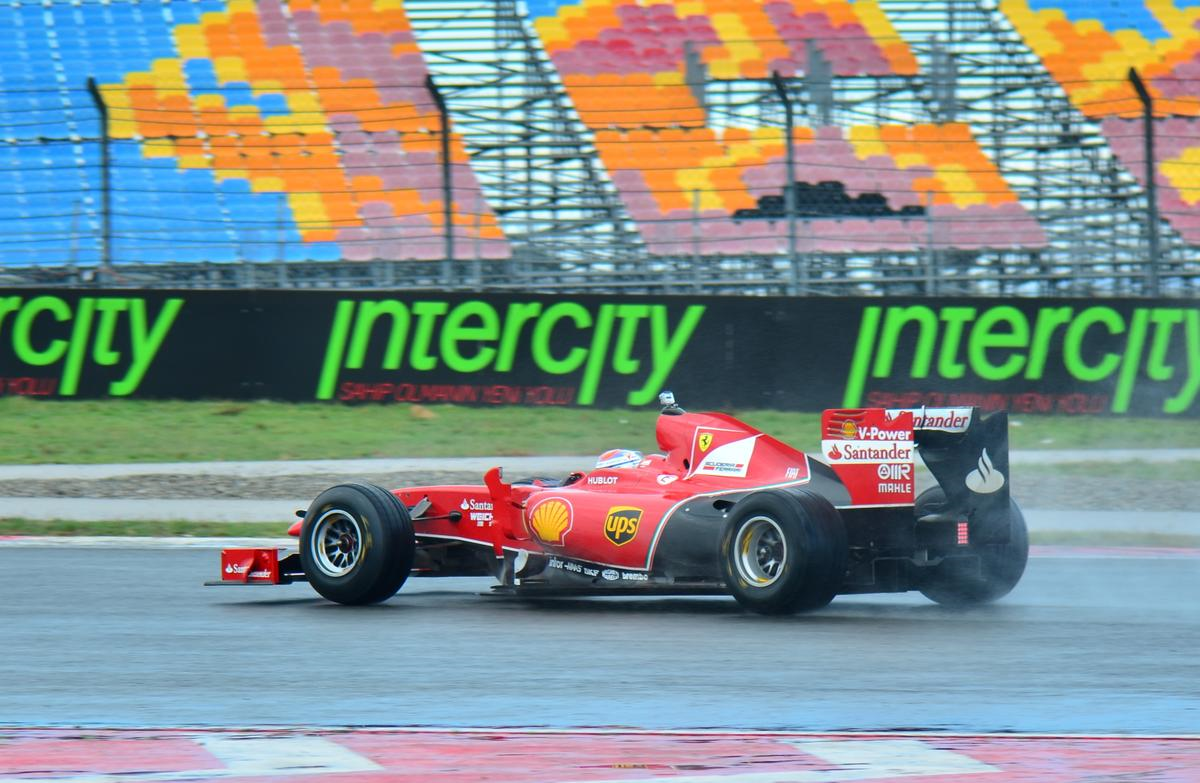 İstanbul\'da Ferrari Rüzgarı