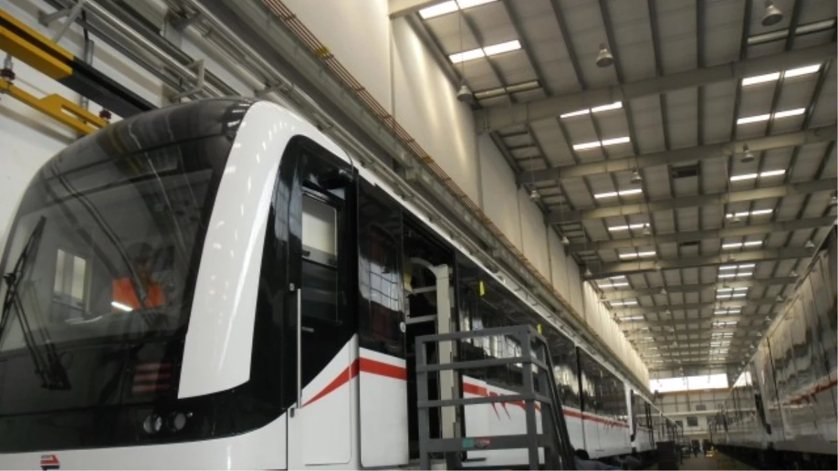 İzmir Metrosu 2 Yeni Tren Setine Kavuşuyor
