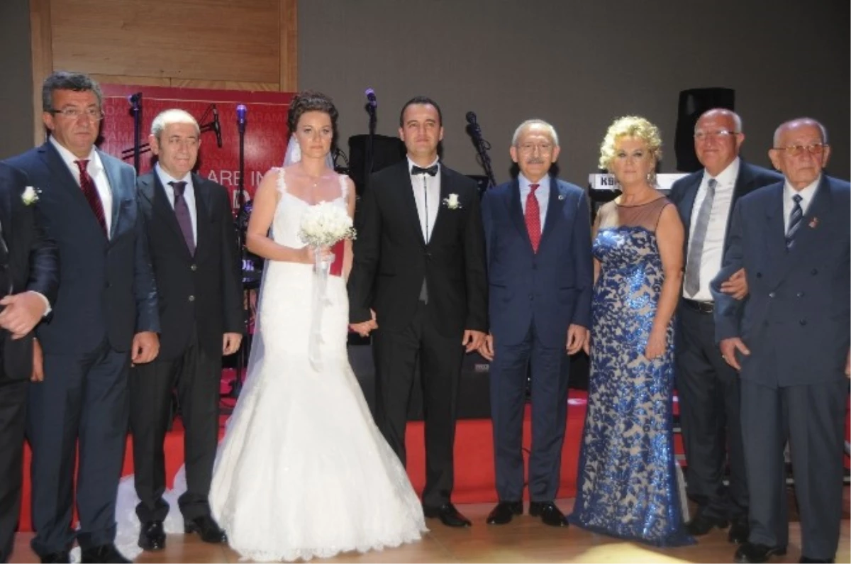 Kemal Kılıçdaroğlu, Nikah Şahitliği Yaptı