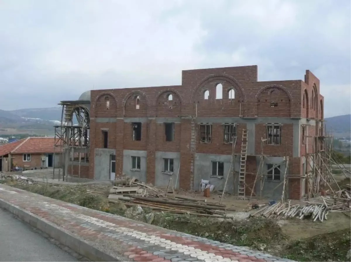 Medine Camii Yardım Bekliyor