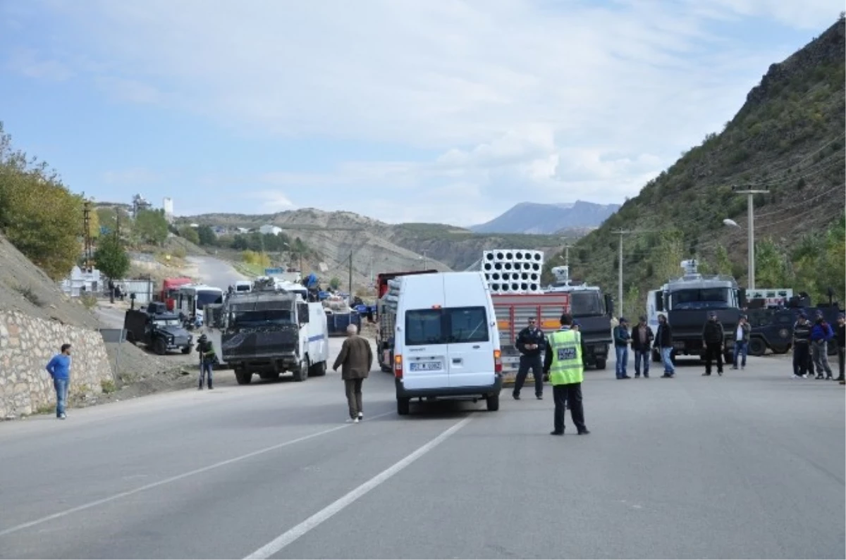 Tunceli-Erzincan Kara Yolu Ulaşıma Kapatıldı