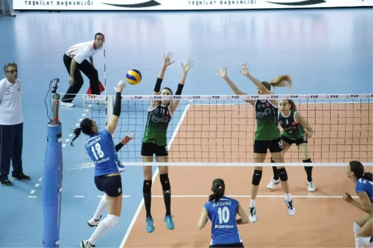 Vakıfbank Sezona Galibiyetle Başladı