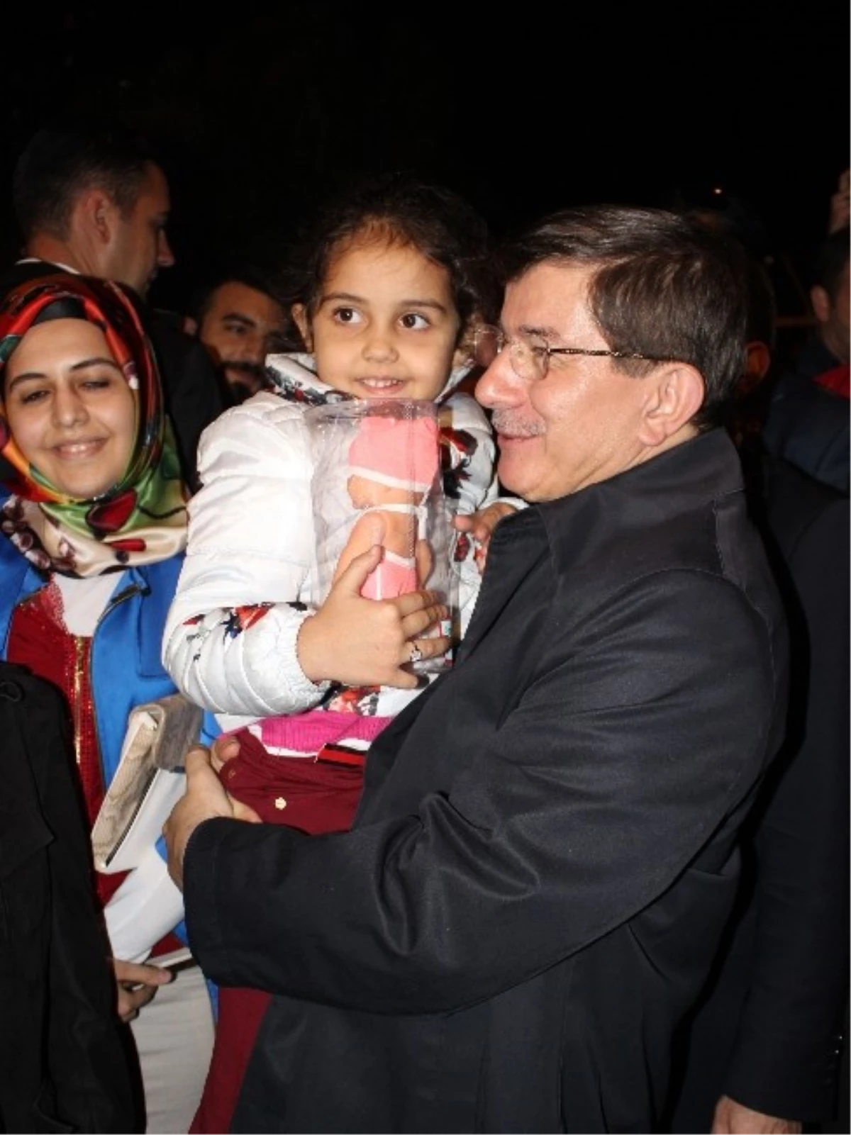 Başbakan Davutoğlu, Gül\'ün Baba Ocağında