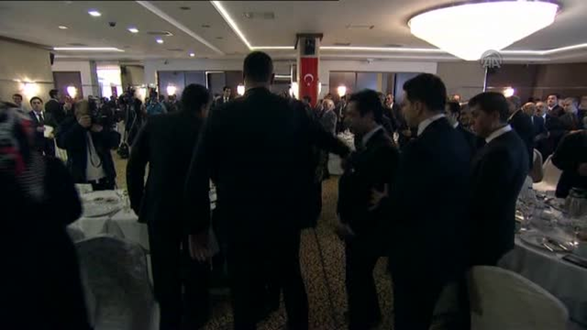 Davutoğlu: "Ak Parti Hareketi, Derin Milletin Kendi Devlet Felsefesini İnşa Etmesinin Adıdır"