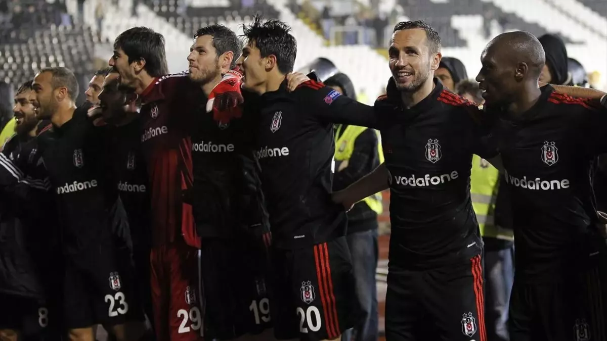 Demir Paraları Futbolculara Dağıtıldı!