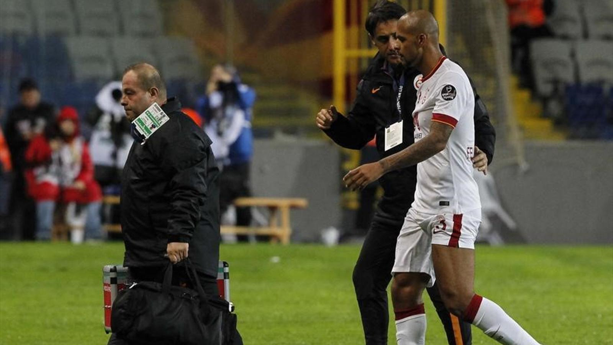 Galatasaray\'da Melo Şoku!