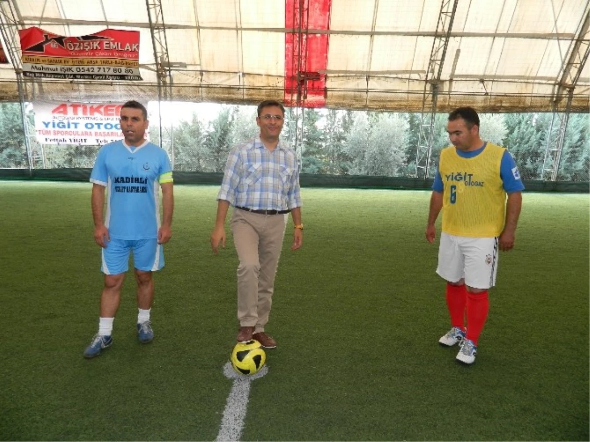 Kadirli\'de Kurumlar Arası Futbol Turnuvası Başladı