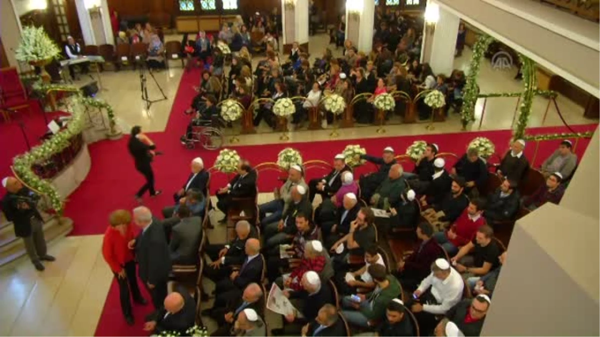 Neve Şalom Sinagogu\'nda Temsili Düğün Töreni