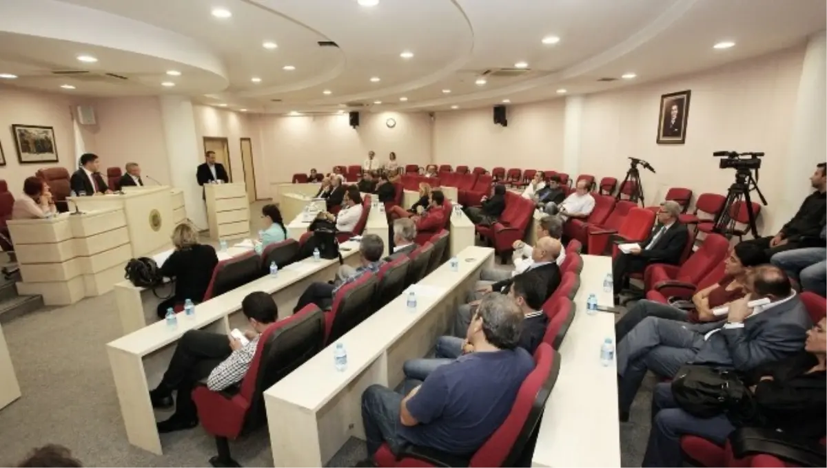 Seyhan Belediyesi\'nin Bütçesi 300 Milyon Lira